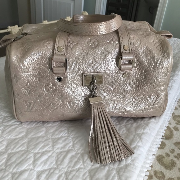 RARE AF Louis Vuitton Comete Bag in Peach Shimmer - LIKE NEW 🤩 Britney Spears - Picture 5 of 15